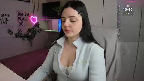 Snapshot of liawoow chatting on 17, 11, 2025 Lia online show from 17, 11, 2025