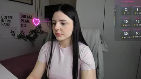 Snapshot of liawoow chatting on 18, 11, 2025 Lia online show from 18, 11, 2025