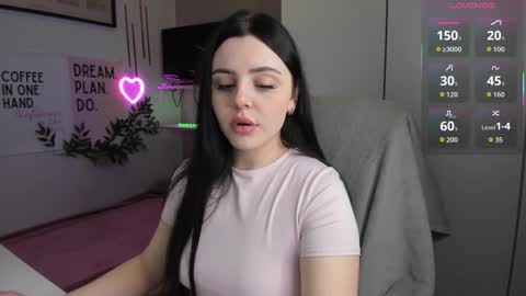 Snapshot of liawoow chatting on 5, 12, 2025 Lia online show from 5, 12, 2025