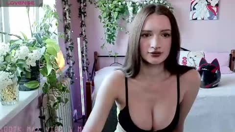 Snapshot of lick_it_up_big_boy chatting on 9, 5, 2026 Welcome guys in my room Im Claire online show from 9, 5, 2026