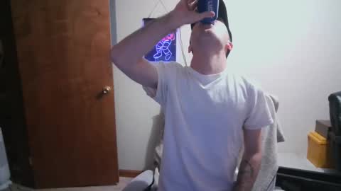 Snapshot of lieutenant85 chatting on 3, 4, 2026 LT85 online show from 3, 4, 2026