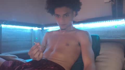 Snapshot of lightskinwithgirth chatting on 28, 4, 2026 lightskinwithgirth online show from 28, 4, 2026