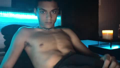 Snapshot of lightskinwithgirth chatting on 19, 5, 2026 lightskinwithgirth online show from 19, 5, 2026