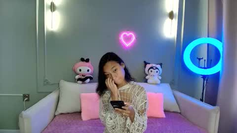 Lihn Pham online show from 1, 12, 2025