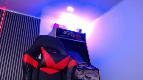 Daniel online show from 8, 3, 2025