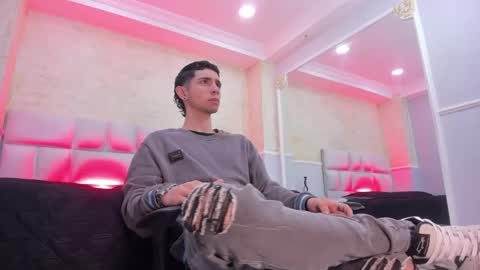 L I I A M online show from 18, 2, 2025