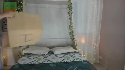         online show from 15, 12, 2025