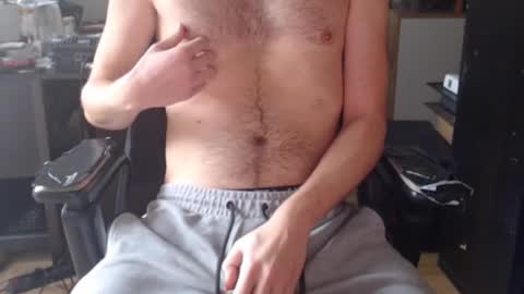 Snapshot of likethebonobo chatting on 10, 10, 2025 likethebonobo online show from 10, 10, 2025