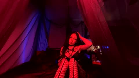 lil_angel_bby online show from 4, 8, 2026