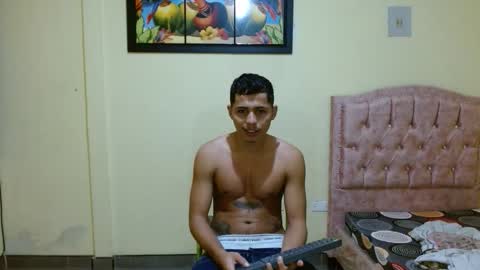 Snapshot of lil_condor_baby chatting on 18, 11, 2025 lil_condor_baby online show from 18, 11, 2025