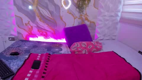 daphne and stuart online show from 13, 2, 2026