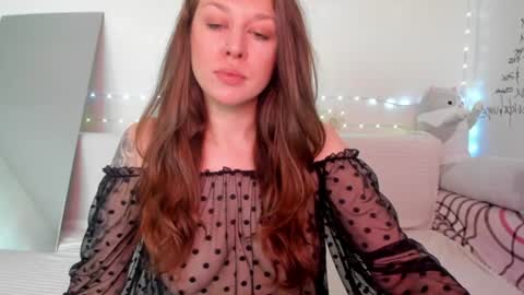 Snapshot of lil_foxy999 chatting on 25, 6, 2026 Alisa online show from 25, 6, 2026