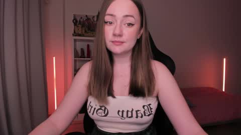 Snapshot of lil_happiness chatting on 29, 1, 2025 for free registration 3 online show from 29, 1, 2025