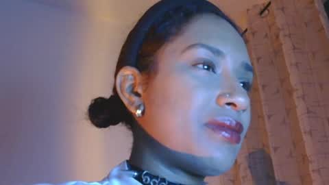 Snapshot of lil_ith chatting on 8, 5, 2026 Lilith online show from 8, 5, 2026