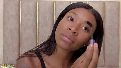 lila bailey  online show from 19, 11, 2025