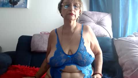 Snapshot of lilhy_mcfly chatting on 28, 5, 2026 lilieth online show from 28, 5, 2026