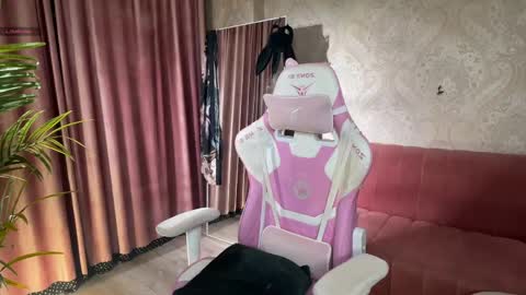 Lili online show from 9, 4, 2026