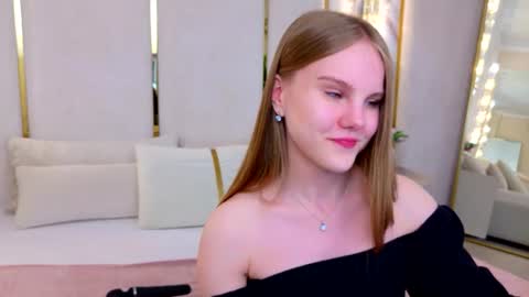 Snapshot of lili_lohan chatting on 10, 6, 2026 lili_lohan online show from 10, 6, 2026
