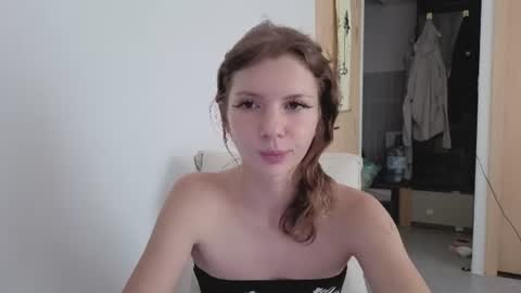 Snapshot of lili_milash chatting on 5, 8, 2026 you can found me online show from 5, 8, 2026