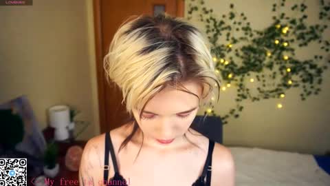 Lilian online show from 12, 11, 2025