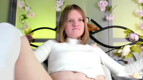 hi guys Im new here Im 18 years oldIve never had sex online show from 13, 12, 2024
