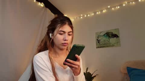 Snapshot of lilicum301 chatting on 4, 2, 2026 your love online show from 4, 2, 2026