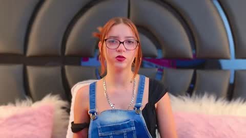 Lili online show from 5, 3, 2025