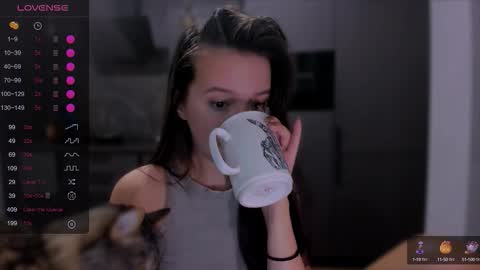 Snapshot of lililaluna chatting on 12, 10, 2025             ...  online show from 12, 10, 2025