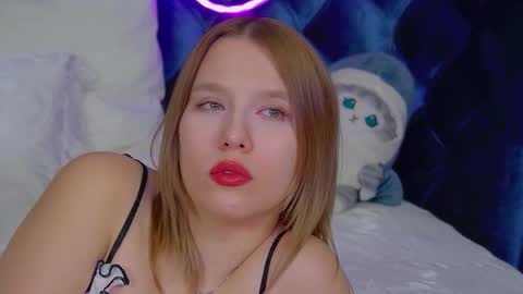 LiliLinn online show from 22, 11, 2025