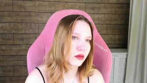 Snapshot of lililinn chatting on 26, 6, 2026 LiliLinn online show from 26, 6, 2026