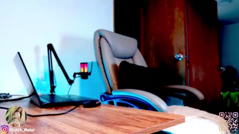 Snapshot of lilith_malum chatting on 12, 4, 2026 lilith_malum online show from 12, 4, 2026