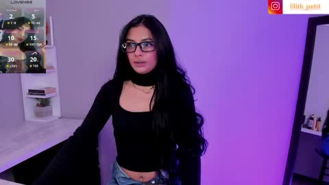 Snapshot of lilith_petit_ chatting on 9, 6, 2026 Lili petit online show from 9, 6, 2026