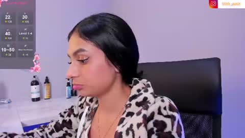 Snapshot of lilith_petit_ chatting on 5, 7, 2026 Lili petit online show from 5, 7, 2026