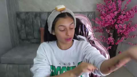 Snapshot of lilith_petit_sub chatting on 17, 1, 2025 Lilith  online show from 17, 1, 2025