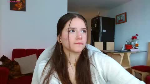 Abril  online show from 5, 12, 2025