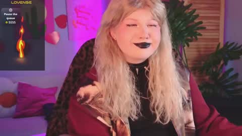 LilithNelson online show from 10, 4, 2026