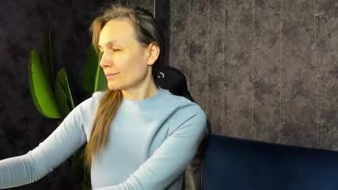 lillian_white1 online show from 17, 4, 2026