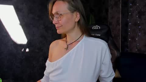 Snapshot of lillian_white1 chatting on 14, 6, 2026 lillian_white1 online show from 14, 6, 2026