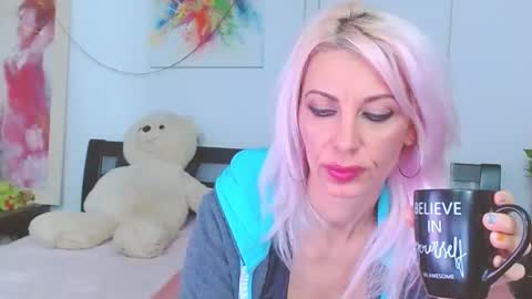 Lara online show from 1, 12, 2025