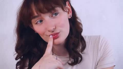 Snapshot of lilliauvalle chatting on 28, 5, 2026 Linda online show from 28, 5, 2026