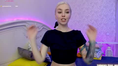 LilliMoore online show from 16, 2, 2025