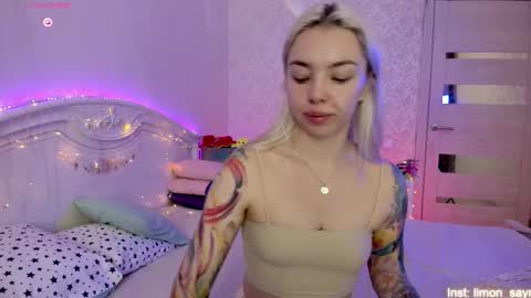 LilliMoore online show from 16, 9, 2025