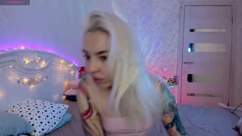 LilliMoore online show from 29, 9, 2025