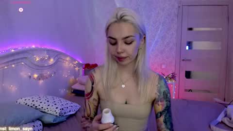 LilliMoore online show from 5, 10, 2025