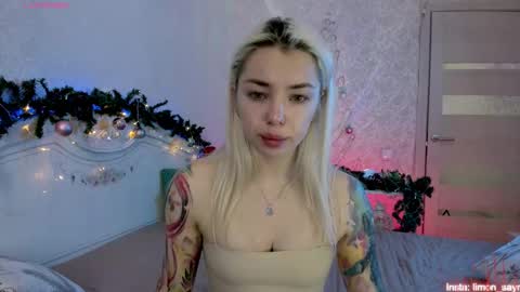 LilliMoore online show from 15, 12, 2025