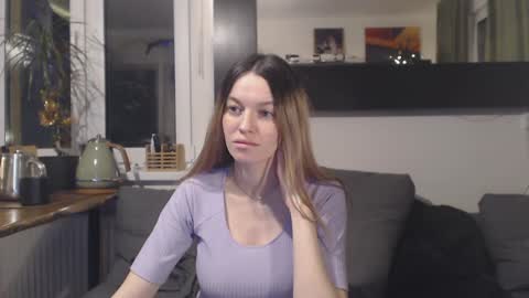 Snapshot of lilliyves chatting on 5, 1, 2025 lilliyves online show from 5, 1, 2025