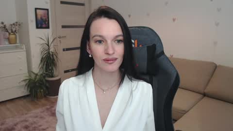 Snapshot of lilliyves chatting on 25, 5, 2026 lilliyves online show from 25, 5, 2026