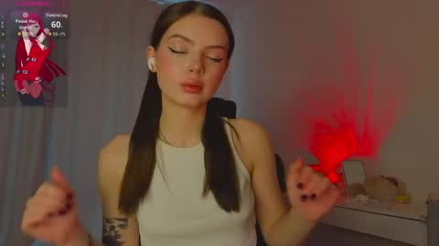 Snapshot of lillly_meow_ chatting on 13, 4, 2026 Lilia online show from 13, 4, 2026