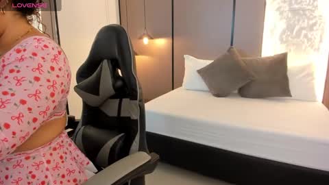 L I L L Y online show from 6, 11, 2025