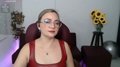 Snapshot of lilly_milf chatting on 9, 5, 2026 Lilly online show from 9, 5, 2026